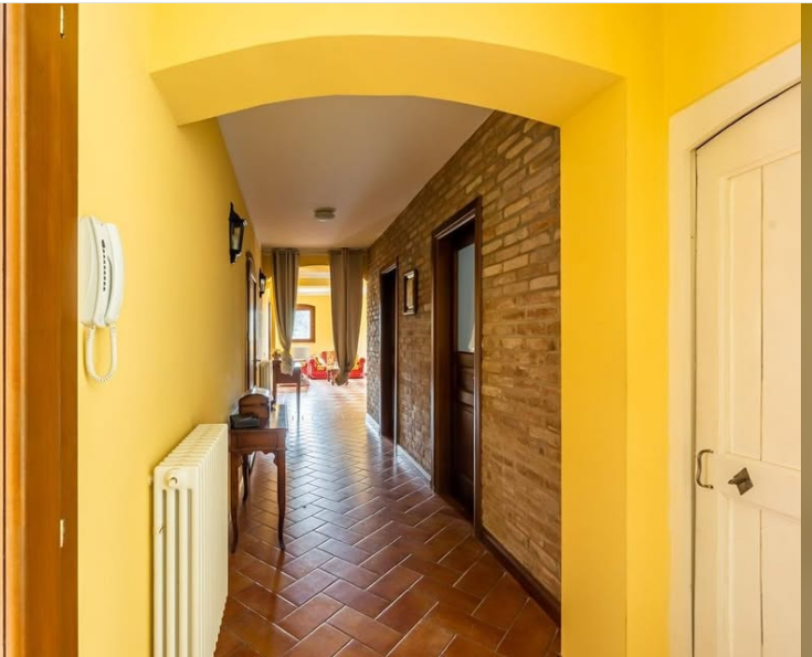 A VIGODARZERE VENDESI CASALE tipico veneto di inizio 900 di circa 380 mq con un giardino circosta...