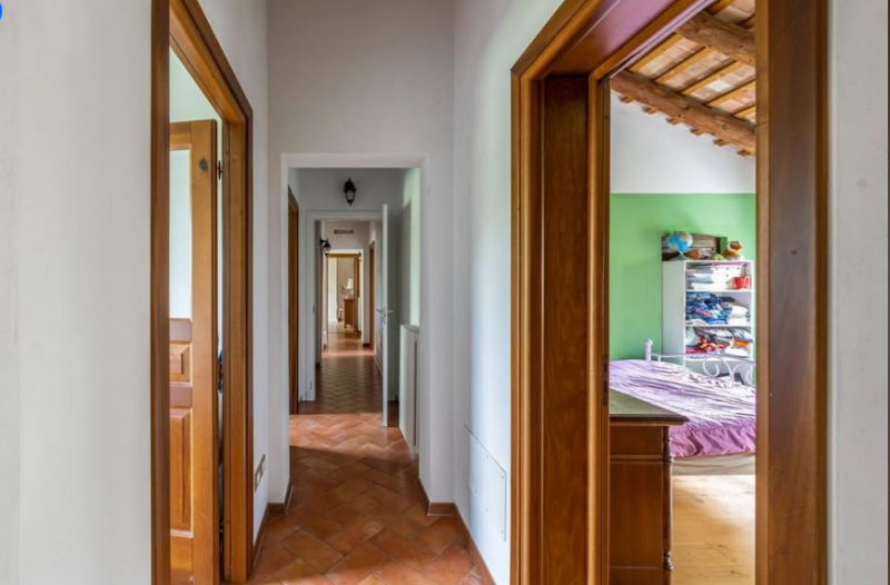 A VIGODARZERE VENDESI CASALE tipico veneto di inizio 900 di circa 380 mq con un giardino circosta...