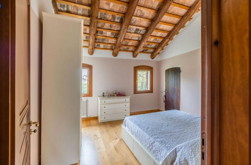 A VIGODARZERE VENDESI CASALE tipico veneto di inizio 900 di circa 380 mq con un giardino circosta...