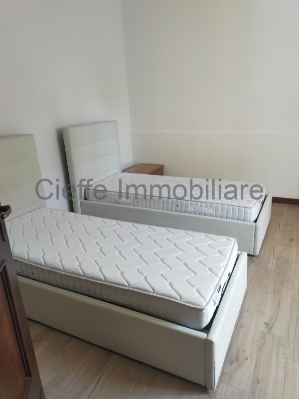 Vi presentiamo una graziosa casa singola situata nel cuore della zona Stanga, a Padova. Questo im...