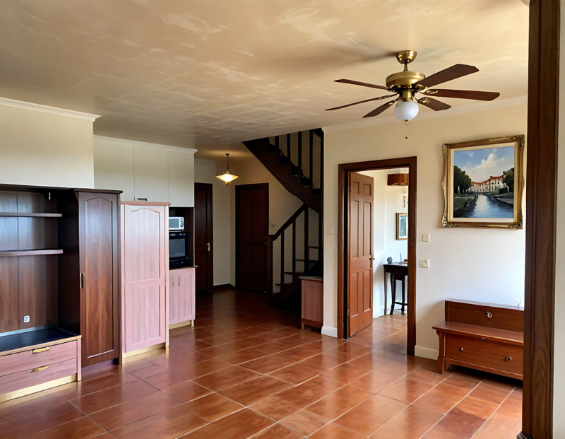 (Per INFO Fabrizio 333 7743912) Proponiamo un ampio appartamento al quarto ed ultimo piano, servi...