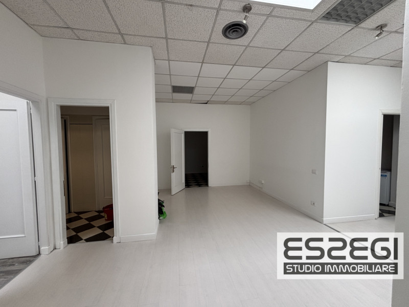 PADOVA UNO: Nelle immediate vicinanze alla tangenziale e comodo al casello autostradale di Padova...