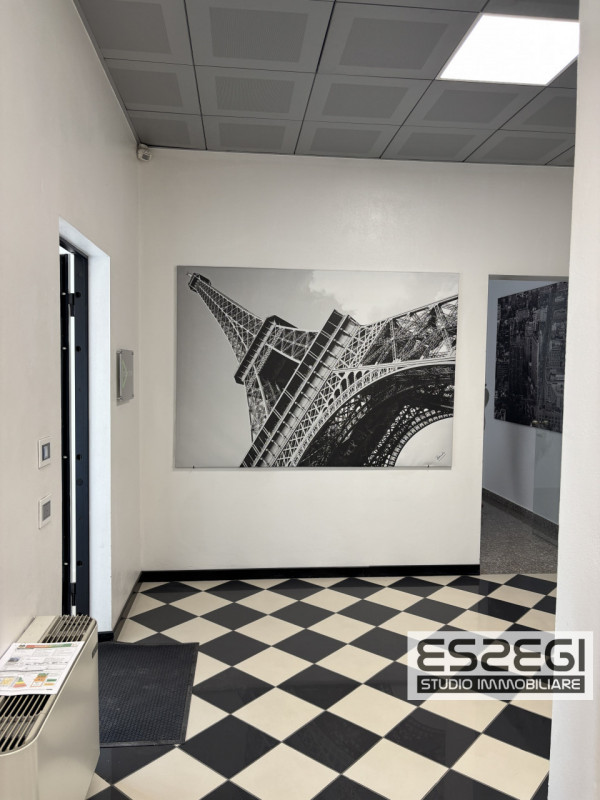 PADOVA UNO: Nelle immediate vicinanze alla tangenziale e comodo al casello autostradale di Padova...