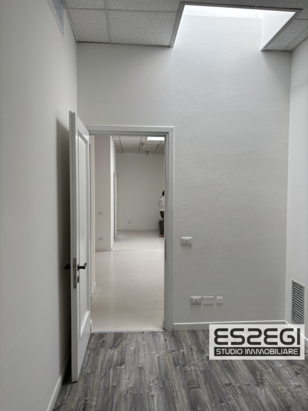 PADOVA UNO: Nelle immediate vicinanze alla tangenziale e comodo al casello autostradale di Padova...