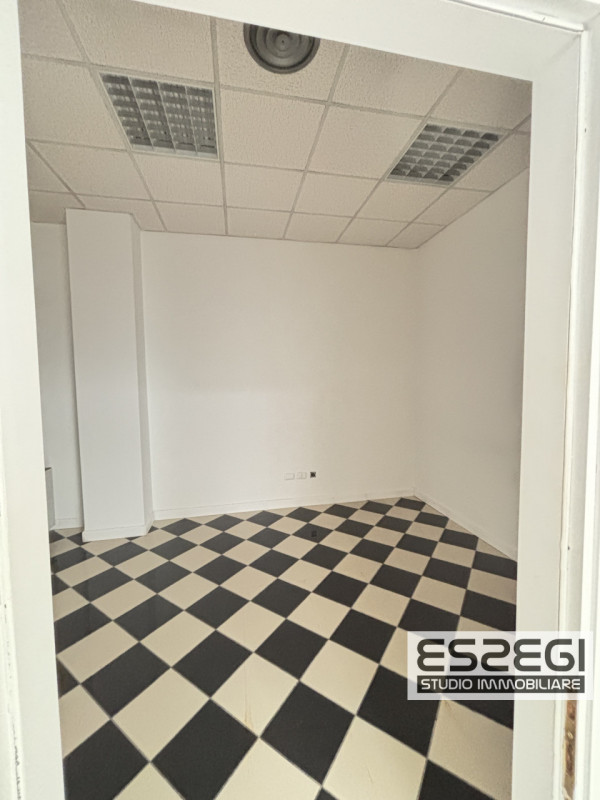 PADOVA UNO: Nelle immediate vicinanze alla tangenziale e comodo al casello autostradale di Padova...