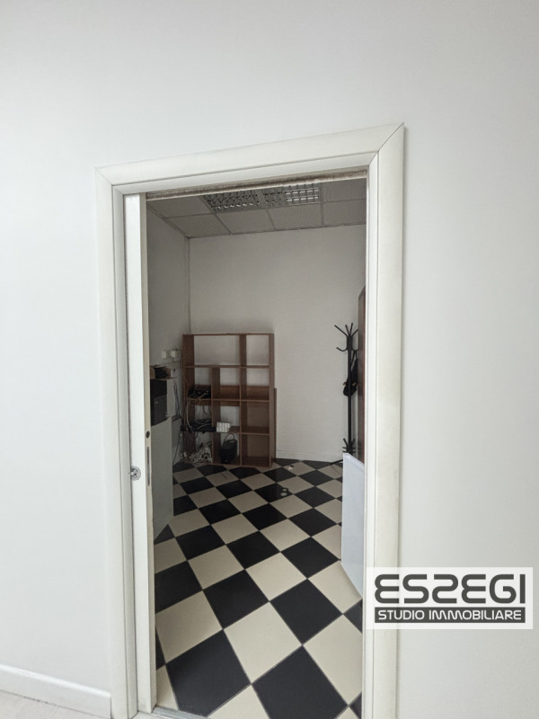 PADOVA UNO: Nelle immediate vicinanze alla tangenziale e comodo al casello autostradale di Padova...