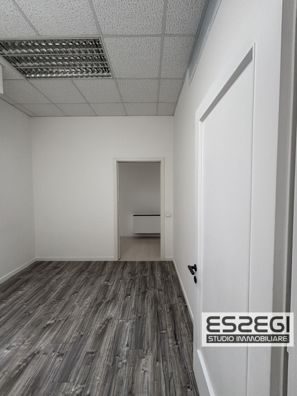 PADOVA UNO: Nelle immediate vicinanze alla tangenziale e comodo al casello autostradale di Padova...