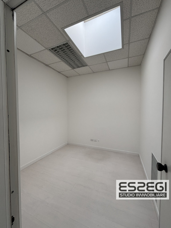 PADOVA UNO: Nelle immediate vicinanze alla tangenziale e comodo al casello autostradale di Padova...