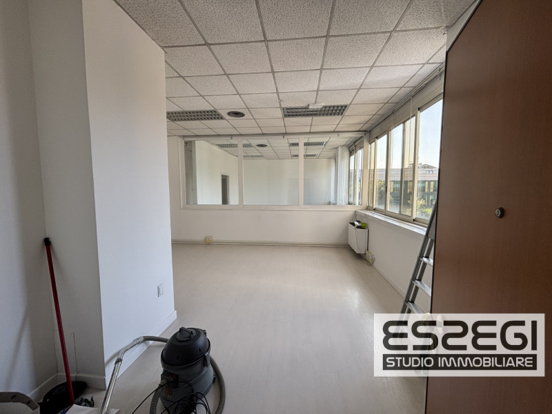 PADOVA UNO: Nelle immediate vicinanze alla tangenziale e comodo al casello autostradale di Padova...