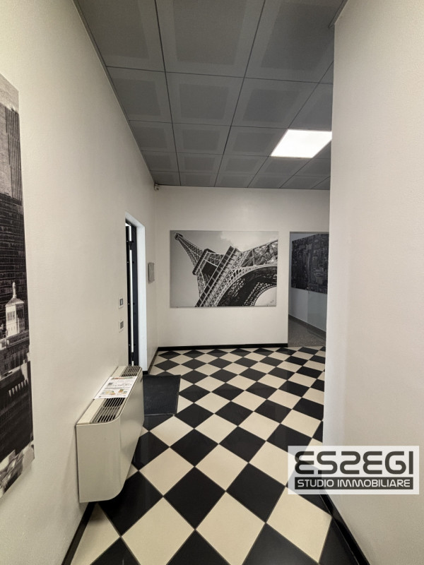 PADOVA UNO: Nelle immediate vicinanze alla tangenziale e comodo al casello autostradale di Padova...