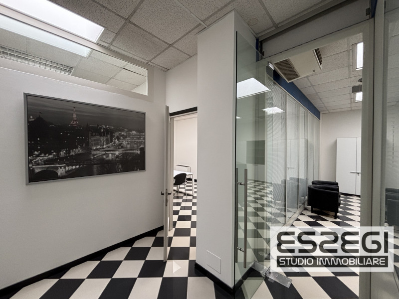 PADOVA UNO: Nelle immediate vicinanze alla tangenziale e comodo al casello autostradale di Padova...