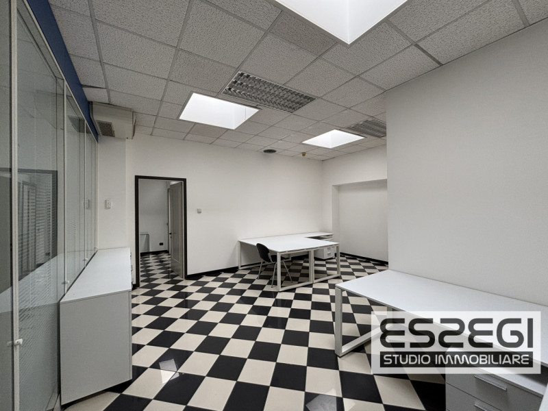 PADOVA UNO: Nelle immediate vicinanze alla tangenziale e comodo al casello autostradale di Padova...