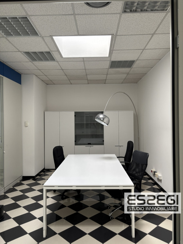 PADOVA UNO: Nelle immediate vicinanze alla tangenziale e comodo al casello autostradale di Padova...