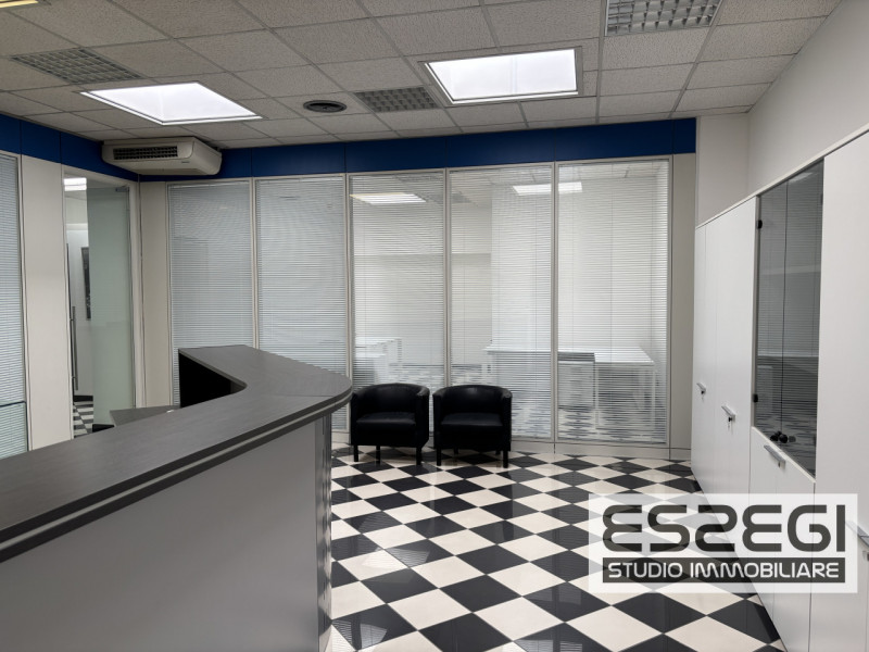 PADOVA UNO: Nelle immediate vicinanze alla tangenziale e comodo al casello autostradale di Padova...