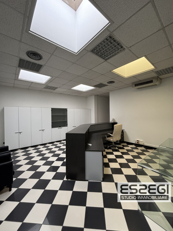 PADOVA UNO: Nelle immediate vicinanze alla tangenziale e comodo al casello autostradale di Padova...