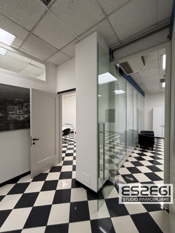 PADOVA UNO: Nelle immediate vicinanze alla tangenziale e comodo al casello autostradale di Padova...