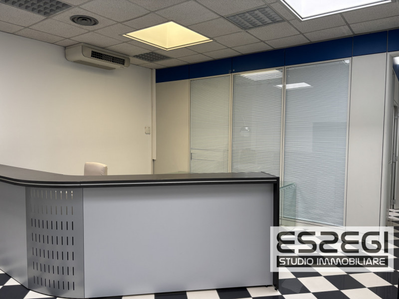 PADOVA UNO: Nelle immediate vicinanze alla tangenziale e comodo al casello autostradale di Padova...