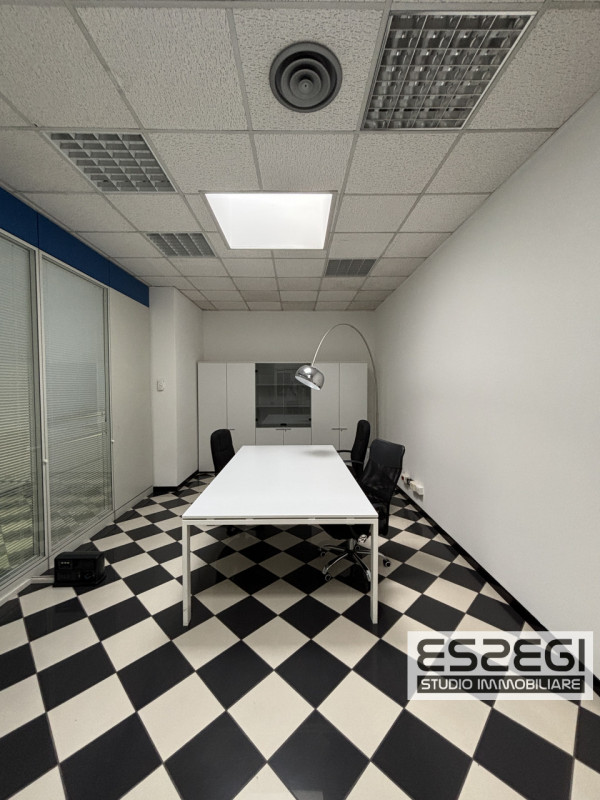 PADOVA UNO: Nelle immediate vicinanze alla tangenziale e comodo al casello autostradale di Padova...