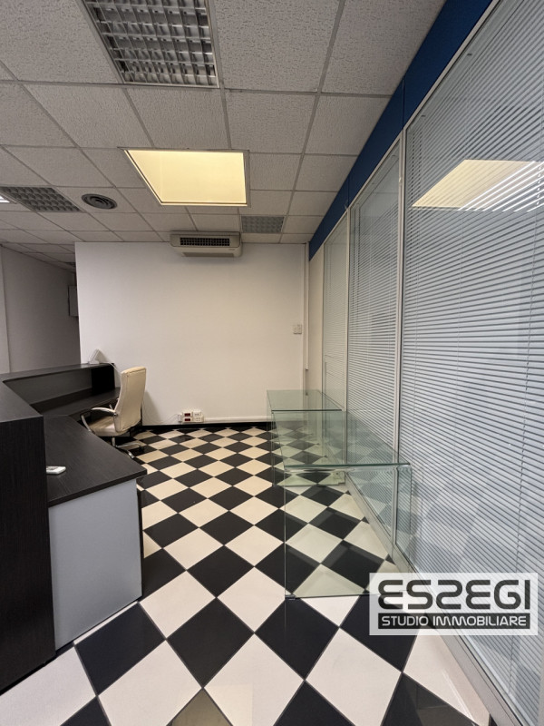 PADOVA UNO: Nelle immediate vicinanze alla tangenziale e comodo al casello autostradale di Padova...