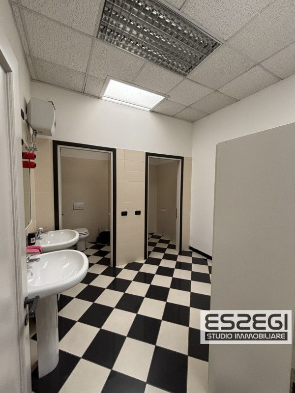 PADOVA UNO: Nelle immediate vicinanze alla tangenziale e comodo al casello autostradale di Padova...