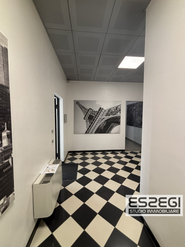 PADOVA UNO: Nelle immediate vicinanze alla tangenziale e comodo al casello autostradale di Padova...