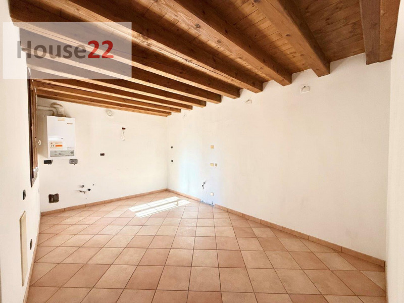 ZONA PIAZZA DEI SIGNORI. VICENZA CENTRO STORICO. In piccola e curata palazzina (recentemente rist...