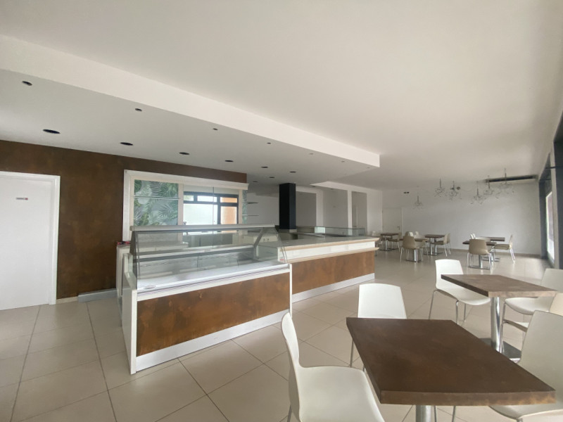 Se sei alla ricerca di un'attività commerciale in una delle zone più vivaci di Massanzago, non pe...