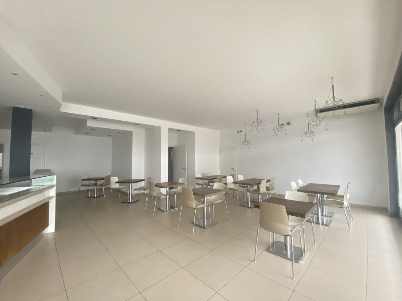 Se sei alla ricerca di un'attività commerciale in una delle zone più vivaci di Massanzago, non pe...