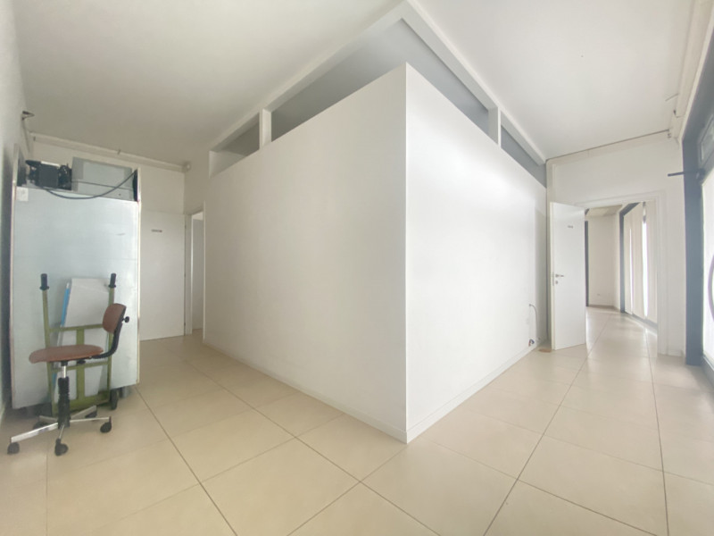 Se sei alla ricerca di un'attività commerciale in una delle zone più vivaci di Massanzago, non pe...