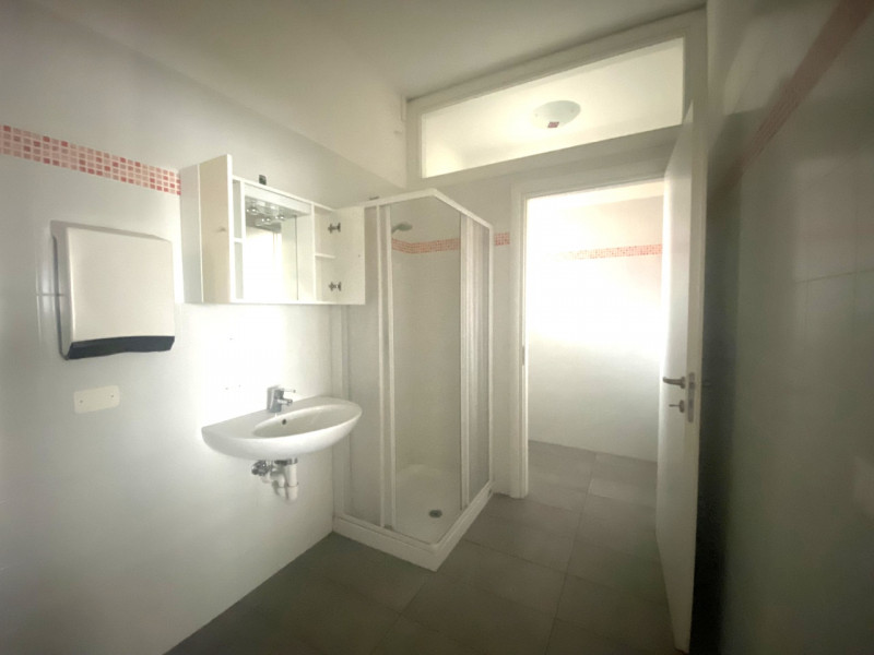 Se sei alla ricerca di un'attività commerciale in una delle zone più vivaci di Massanzago, non pe...