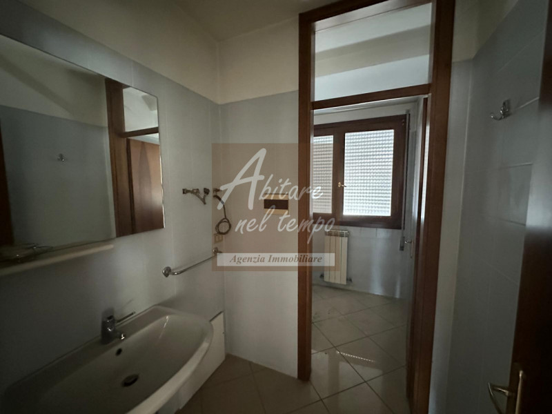 SAN GIORGIO IN BOSCO (PD) CENTRO

Proponiamo in vendita due uffici al secondo e ultimo piano di u...