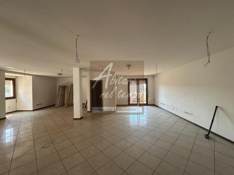 SAN GIORGIO IN BOSCO (PD) CENTRO

Proponiamo in vendita due uffici al secondo e ultimo piano di u...