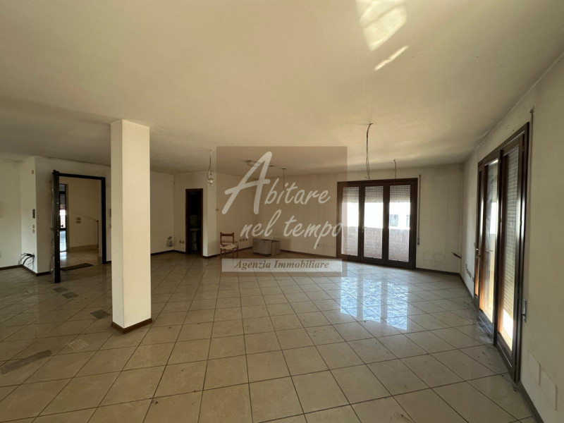 SAN GIORGIO IN BOSCO (PD) CENTRO

Proponiamo in vendita due uffici al secondo e ultimo piano di u...