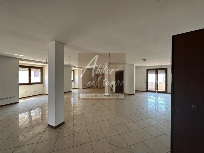 SAN GIORGIO IN BOSCO (PD) CENTRO

Proponiamo in vendita due uffici al secondo e ultimo piano di u...