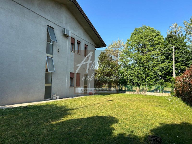 CITTADELLA (PD) Casa con laboratorio e ampio giardino vicino al centro


In esclusiva proponiamo ...