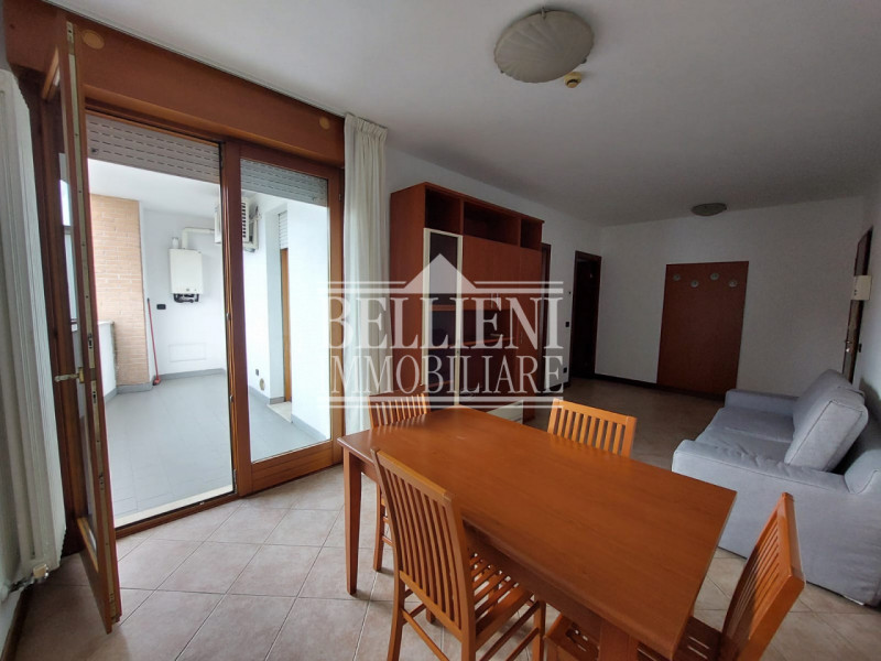 VIALE CRISPI: in posizione riparata e lontana dal traffico, proponiamo in locazione un appartamen...