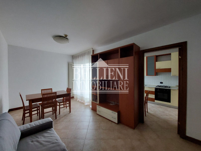 VIALE CRISPI: in posizione riparata e lontana dal traffico, proponiamo in locazione un appartamen...