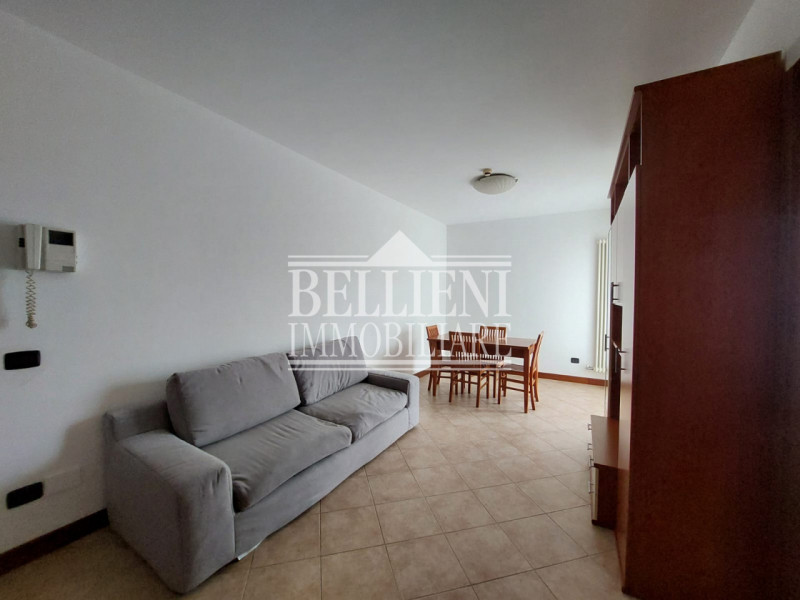 VIALE CRISPI: in posizione riparata e lontana dal traffico, proponiamo in locazione un appartamen...