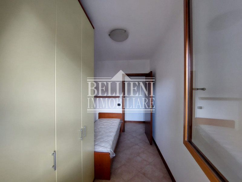 VIALE CRISPI: in posizione riparata e lontana dal traffico, proponiamo in locazione un appartamen...