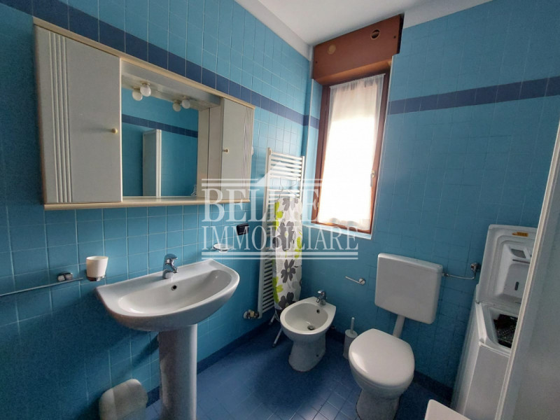 VIALE CRISPI: in posizione riparata e lontana dal traffico, proponiamo in locazione un appartamen...