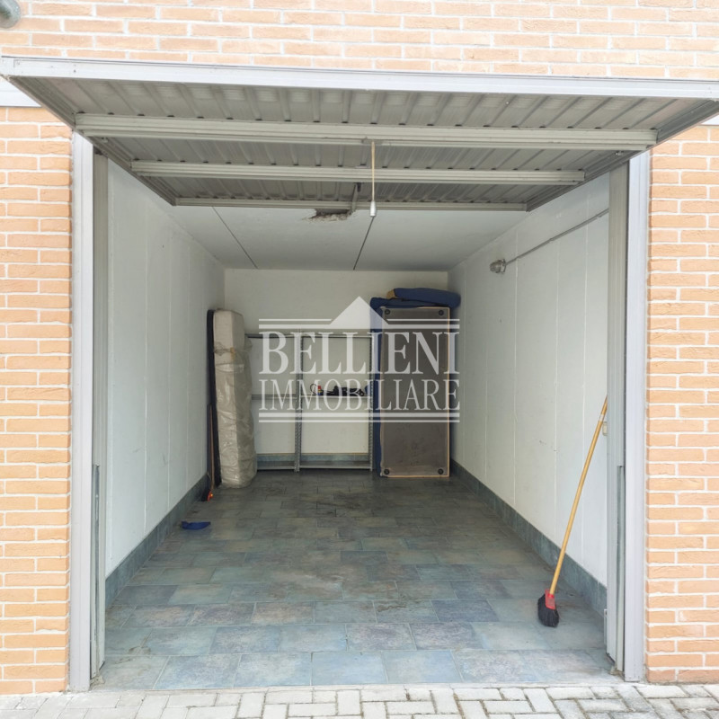 VIALE CRISPI: in posizione riparata e lontana dal traffico, proponiamo in locazione un appartamen...