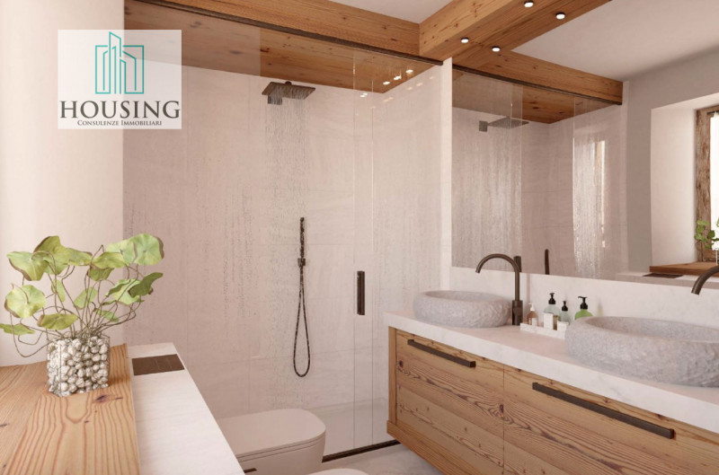 In una delle località più ambite, nel cuore di Cortina d'Ampezzo, proponiamo un'esclusiva opportu...