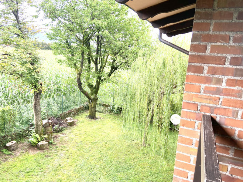 Splendido casale situato nel cuore delle campagne di Malo, un'opportunità unica per chi cerca tra...