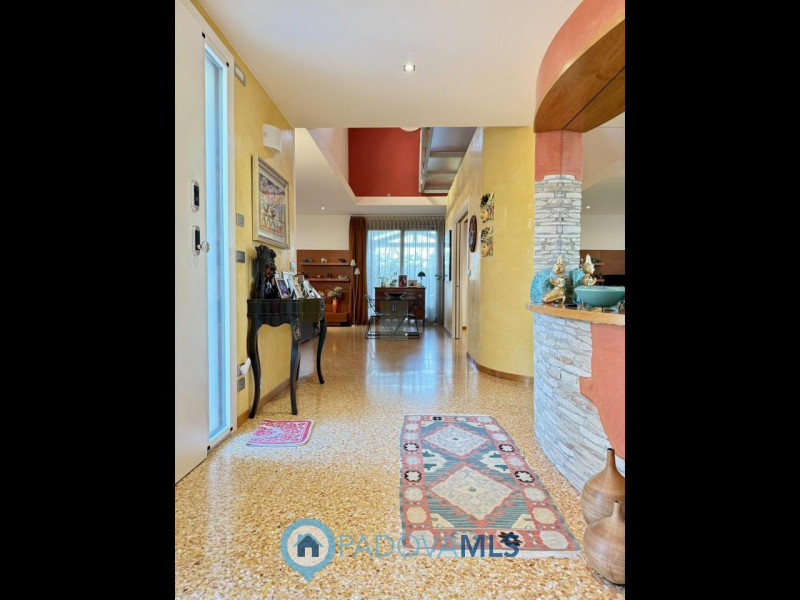 Immobile in esclusiva al Gruppo Padova MLS
PONSO: paesino a 5 km da Este, contesto silenzioso ed ...