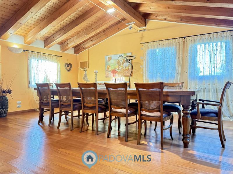 Immobile in esclusiva al Gruppo Padova MLS
PONSO: paesino a 5 km da Este, contesto silenzioso ed ...