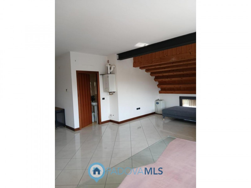 Immobile in esclusiva al Gruppo Padova MLS
RIF. FU00026 - Se stai cercando un ufficio moderno, lu...
