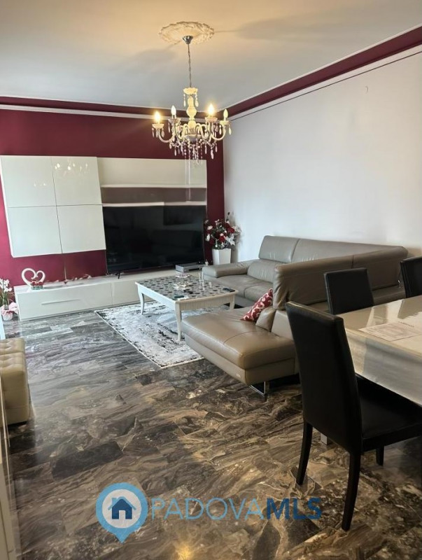 Immobile in esclusiva al Gruppo Padova MLS
Nel cuore del quartiere Pio X° a due minuti dal centro...