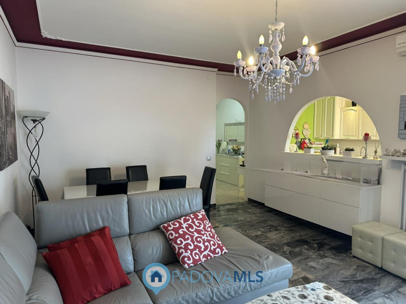 Immobile in esclusiva al Gruppo Padova MLS
Nel cuore del quartiere Pio X° a due minuti dal centro...