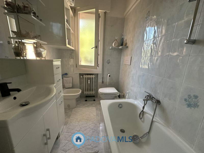 Immobile in esclusiva al Gruppo Padova MLS
Nel cuore del quartiere Pio X° a due minuti dal centro...