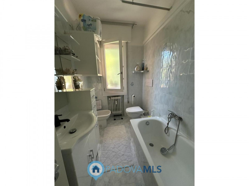 Immobile in esclusiva al Gruppo Padova MLS
Nel cuore del quartiere Pio X° a due minuti dal centro...